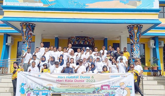 Peringati HHD-HKD 2023, Balai PPW Papua Barat Bersihkan Lingkungan Perkantoran