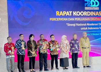 Pemkab Manokwari Terima Award TP2DD Bidang Ekonomi dan Keuangan