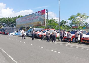 Blokade Ruas Jalan Mameh – Windesi, Puluhan Truk Memilih Putar Balik