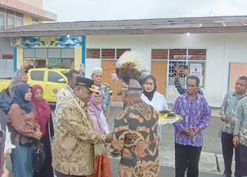 Kedatangan Ali Baham Temongmere Disambut Kepala Suku Besar Arfak