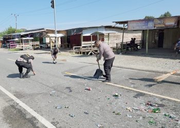 Kesal, Warga Geledah Kios dan Musnahkan Miras di SP 3, Prafi