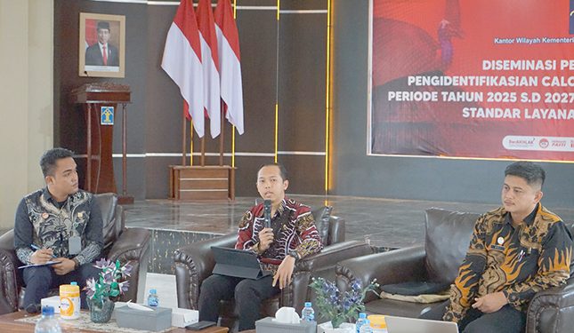Wamendagri Lantik 29 Anggota MRPB, 4 Orang masih Didalami