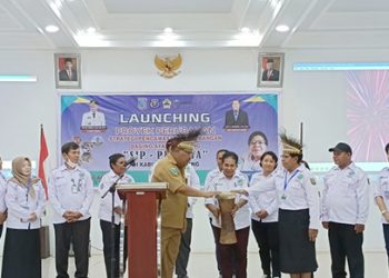 BPOM Manokwari Tanam 500 Bibit Mangrove di Telaga Wasti