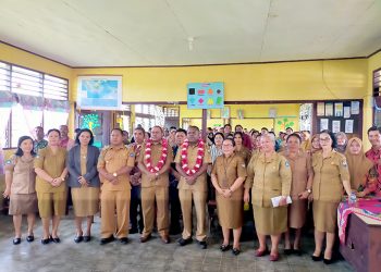 Pemkab Manokwari Salurkan Bansos Keagamaan Bagi Ratusan Tokoh Agama