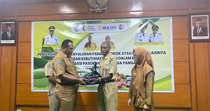 Dinas Ketahanan Pangan Papua Barat Salurkan 1.000 Paket Sembako Bagi Masyarakat Fakfak