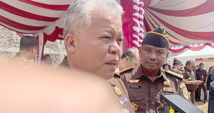 Dr. Harli Siregar Meletakkan Batu Pertama Pembangunan Kantor Kejati Papua Barat