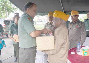 Dr. Harli Siregar Meletakkan Batu Pertama Pembangunan Kantor Kejati Papua Barat