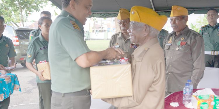 Dr. Harli Siregar Meletakkan Batu Pertama Pembangunan Kantor Kejati Papua Barat