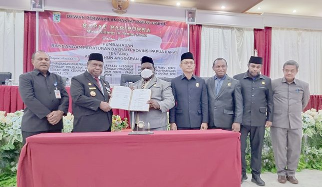 Tok, DPR Papua Barat Tetapkan APBD 2024 Senilai Rp. 3,828 Miliar