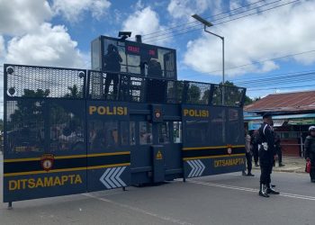 Memperingati Hari HAM, Pengunjuk Rasa dan Polisi ‘Bentrok’ di Amban