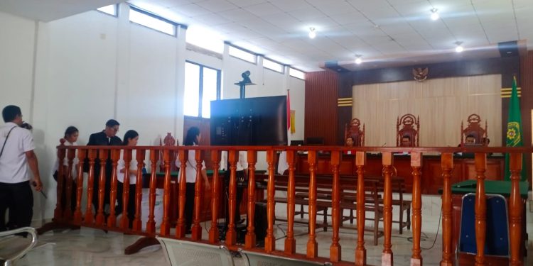 Memperingati Hari HAM, Pengunjuk Rasa dan Polisi ‘Bentrok’ di Amban