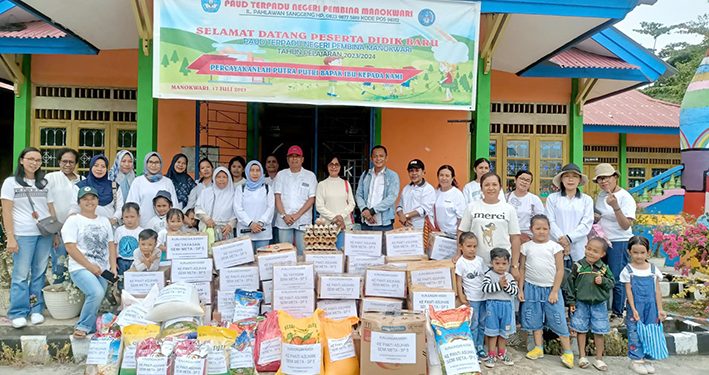 PAUD TNP Manokwari Kunjungan Kasih ke Panti Asuhan Semi Meta