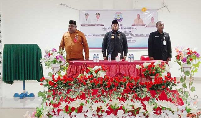 Lantik Pejabat Administrator dan Pengawas, Bupati Waran Ingatkan Kerja Baik