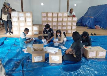 Tidak Ada Kerusakan, KPU Pegaf Selesai Sortir Surat Suara Pilpres dan DPD RI