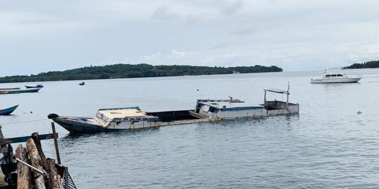 KM Penjuru Bintang Rusak Berat dan Nyaris Tenggelam