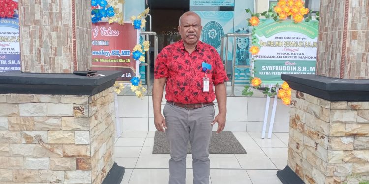 Helmin Somalay Resmi Jabat Wakil Ketua PN Manokwari