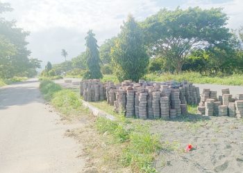 Proyek Paving Blok Jalan Bypass Tak Kunjung Selesai