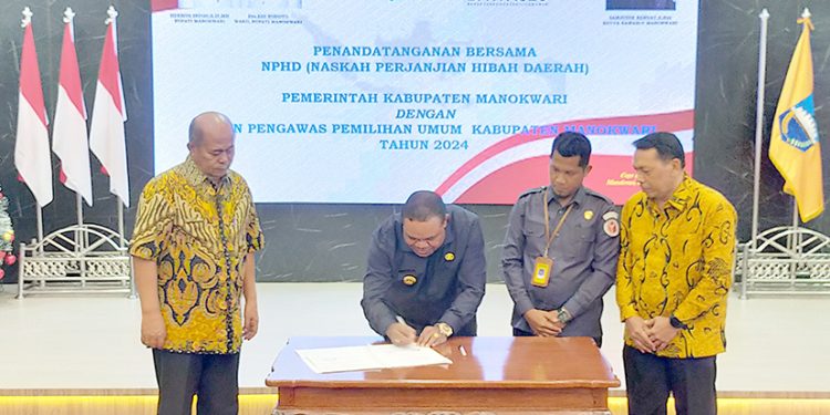 Teken NPHD Pemilu 2024, Pemda Manokwari Alokasikan Rp19 Miliar untuk Bawaslu