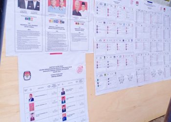 Warga Tampak Antusias Mencoblos di TPS 54, Kampung Bugis