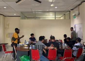 Dua Orang Warga Dari TPS 17 Mantim dan 18 Amban Diperiksa di Kantor Gakumdu