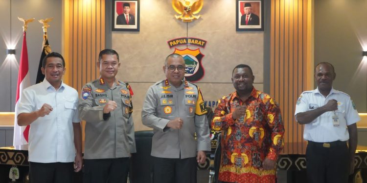 Kapolda Papua Barat Terima Audiensi dari Ketua MRPB