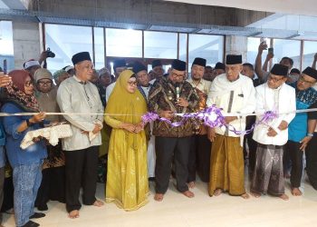 Penjabat Gubernur PBD Resmikan Tempat Wudhu dan Toilet Masjid Agung Al-Akbar