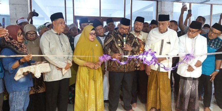 Penjabat Gubernur PBD Resmikan Tempat Wudhu dan Toilet Masjid Agung Al-Akbar