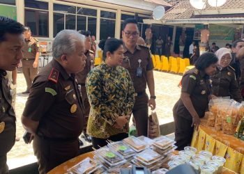 Kejati dan IAD Papua Barat Gelar Bakti Sosial Meriahkan Bulan Ramadan 1445 Hijriah