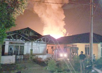 Rumah Warga di Jl. Manunggal Amban Dilalap Si Jago Merah