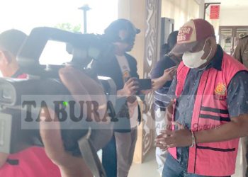 Puluhan Kontraktor Asli Papua Unjuk Rasa di Kantor Gubernur Papua Barat