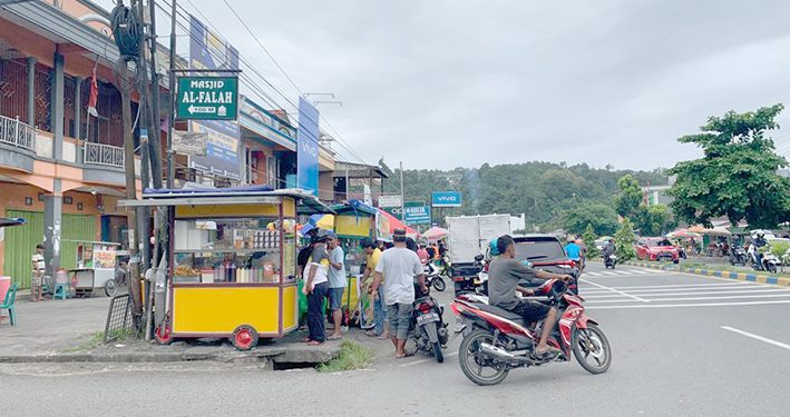 Pedagang Takjil Mulai Ramai Sejak Hari Pertama Bulan Ramadan