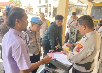 Polres Sorong Periksa dan Cek Senpi Dinas secara Berkala