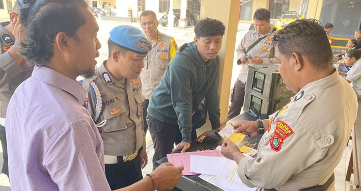 Polres Sorong Periksa dan Cek Senpi Dinas secara Berkala