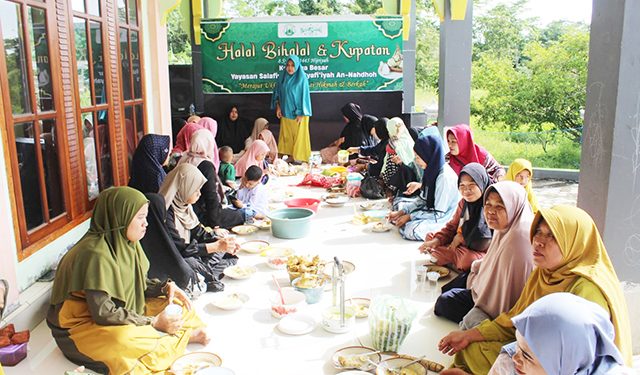 Jaga Kebersamaan Warga Waraitama SP1 Laksanakan Halal BI Halal Serta Lebaran Ketupat