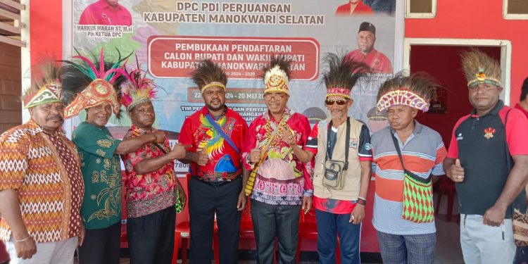 Bernard-Mesakh Kembalikan Formulir Pendaftaran Balon Bupati dan Wakil Bupati Mansel ke Sekretariat PDI Perjuangan