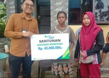 Dominggus Mandacan, Balon Gubernur Papua Barat Mendaftar ke PDI Perjuangan