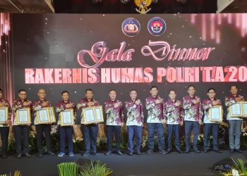 Bidhumas Polda Papua Barat Memperoleh 2 Penghargaan