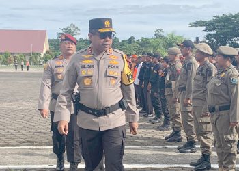 Polda PapuaBarat Gelar ApelPasukanOperasi Ketupat Mansinam 2024