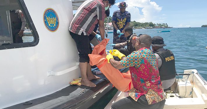 Seorang Pegawai Tersangkut di Atas Pohon Langsat 9 Jam