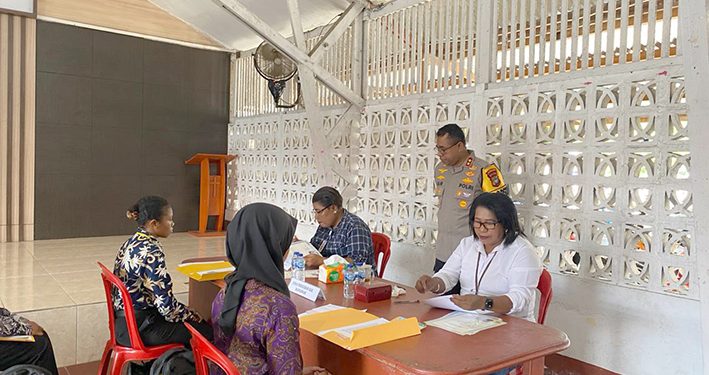 Kapolda Tinjau Rikmin Awal Seleksi Anggota Polri di Polresta Manokwari