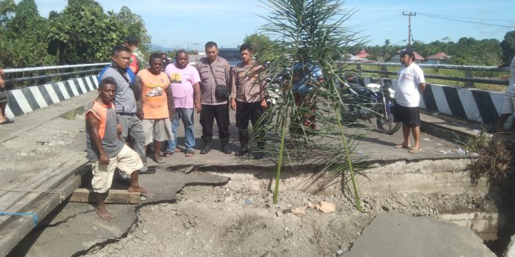Akses Jalan di Kampung Ingkwaisi sempat Terputus
