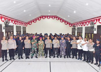 Kapolda Papua Barat Beri Arahan Mediasi terhadap Personil Brimob
