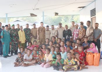 Lapas – Bapas Sorong Ziarah dan Tabur Bunga di TMP Tri Jaya Sakti