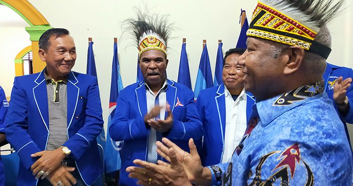 Dominggus Mandacan Diminta Lengkapi Wakilnya Saat Mendaftar ke Partai Demokrat