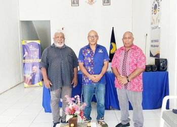 DominggusRumadasAmbil Formulir Pendaftaran Bacalon Bupati Manokwari di Sekretariat NasDem