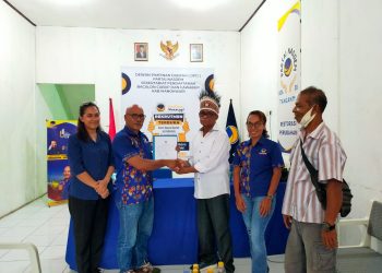 Mantan Dansat Brimob Polda Papua Barat, Godhelp Mansnembra Daftar ke NasDem Manokwari