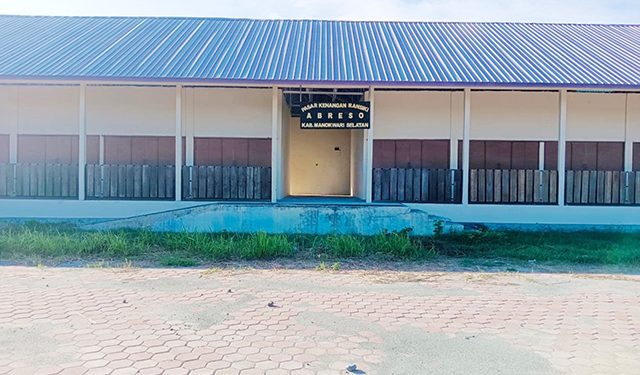 Bangunan Baru Pasar Rakyat dan Pasar Kenangan Ransiki Tak Kunjung Digunakan