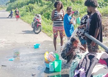 Air Bersih Timpah Ruah ke Jalan, Warga Minta Dinas PUPR Lakukan Pipanisasi ke Rumah-rumah