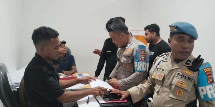 Judol Semakin Marak, Kapolresta Manokwari Razia Handphone Anggotanya