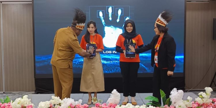Coklit Data Pemilih Pilkada 2024 Diawali di Kediaman Bupati Pegaf